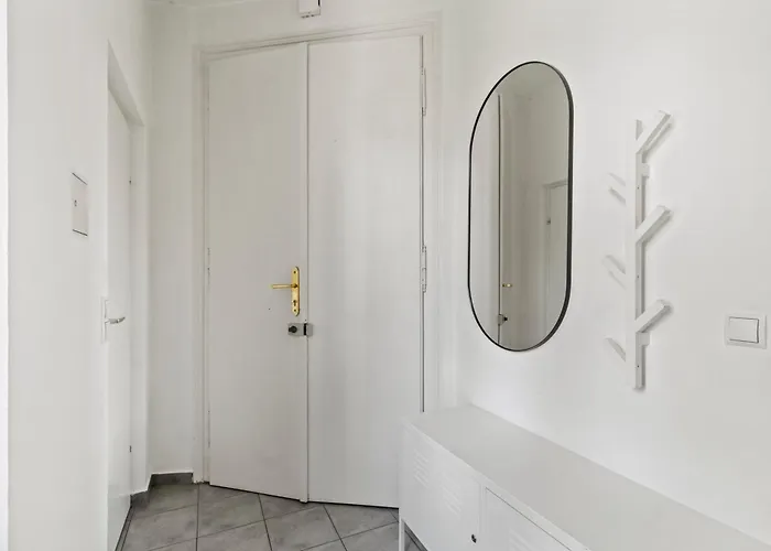 Apartment Designer Flat I 5 Minutes To Metro I Fast Wifi *