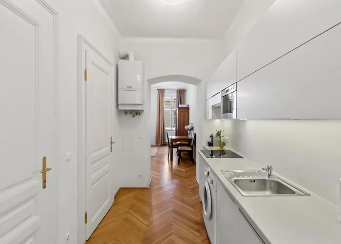 Designer Flat I 5 Minutes To Metro I Fast Wifi
