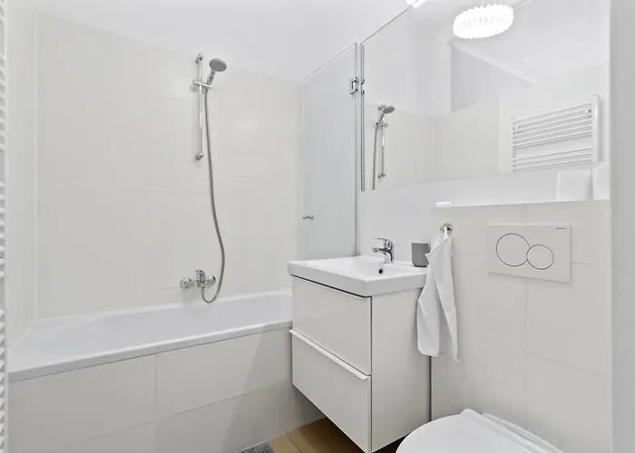 Designer Flat I 5 Minutes To Metro I Fast Wifi
