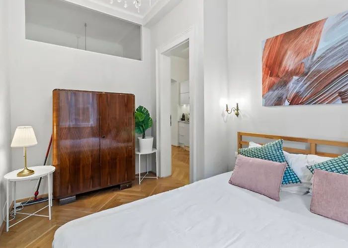 Designer Flat I 5 Minutes To Metro I Fast Wifi Apartment