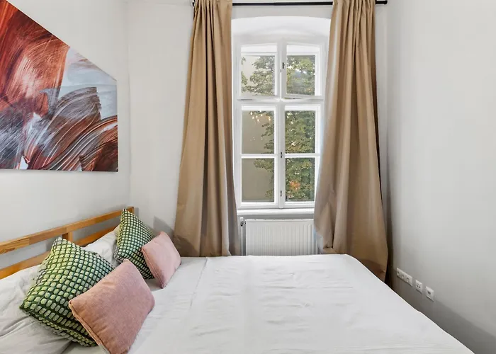 Designer Flat I 5 Minutes To Metro I Fast Wifi Apartment