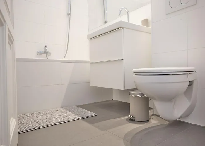 Designer Flat I 5 Minutes To Metro I Fast Wifi Apartment