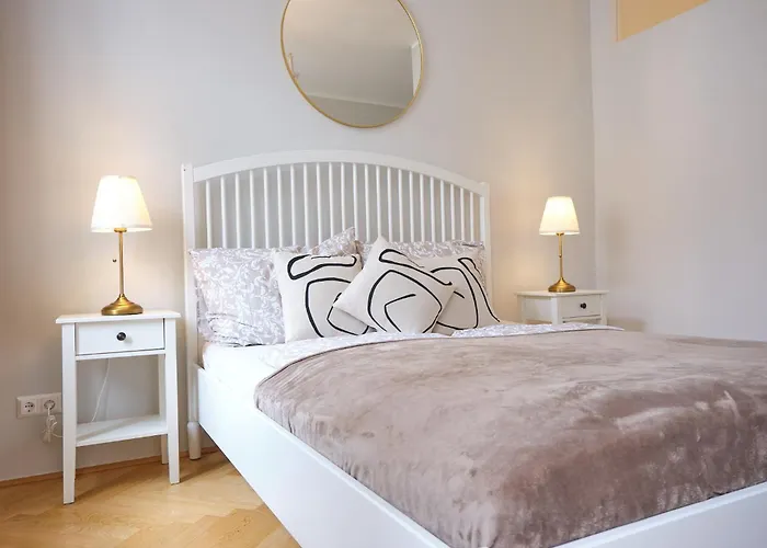 Designer Flat I 5 Minutes To Metro I Fast Wifi