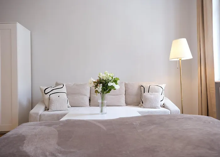 Designer Flat I 5 Minutes To Metro I Fast Wifi