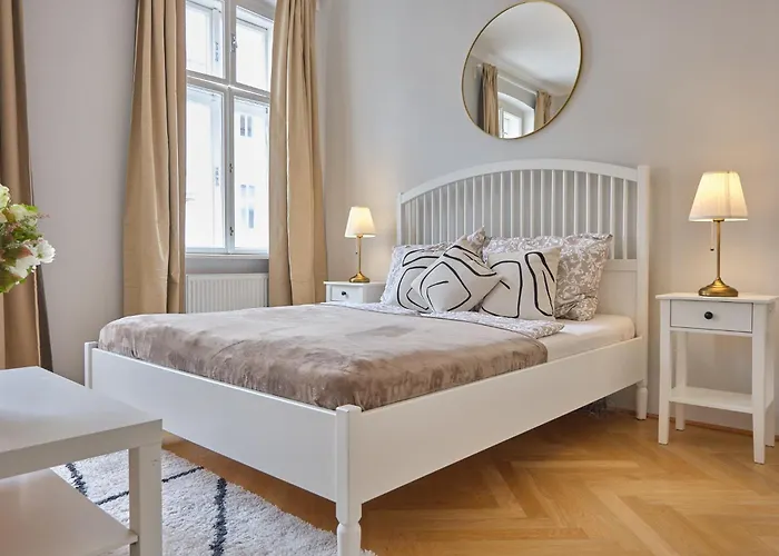 Апартаменты Designer Flat I 5 Minutes To Metro I Fast Wifi *